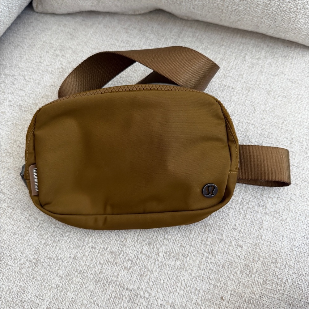 lululemon athletica Olive Belt Bag